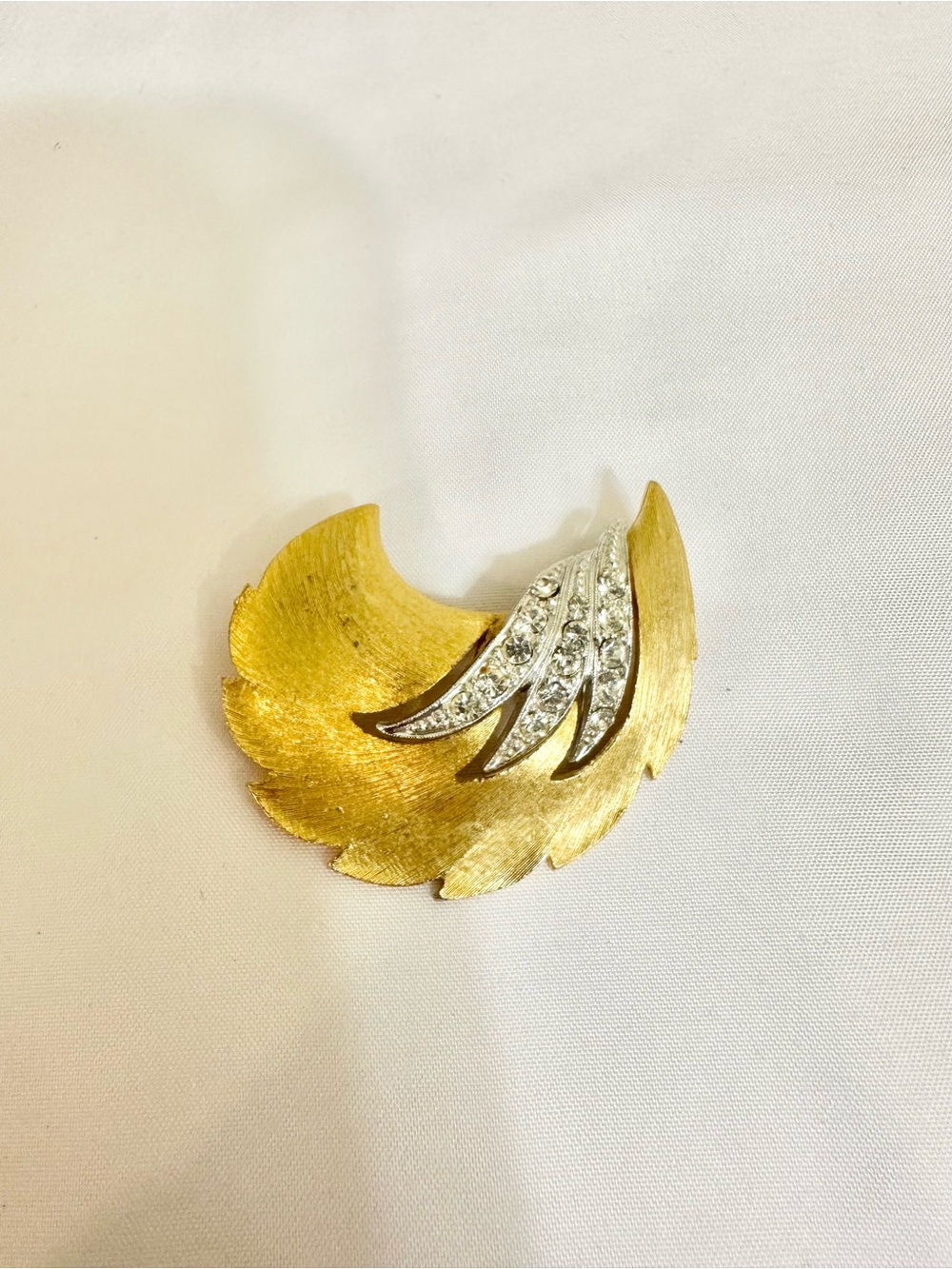 Early 1970s Signed JJ Jonette Brushed Gold-Tone Leaf